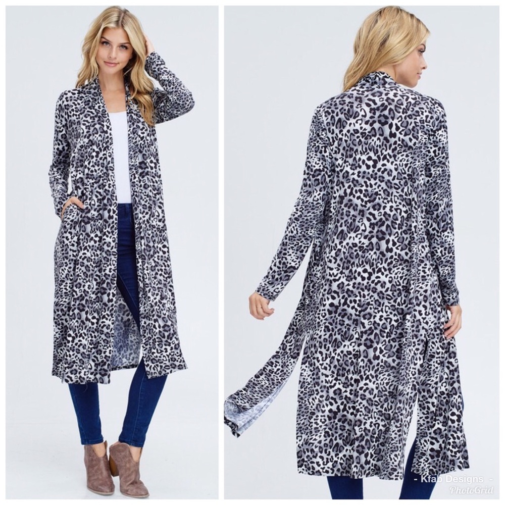🥰LAST 1! Animal Print Pocket Side Slit Cardigan! - Picture 4 of 6